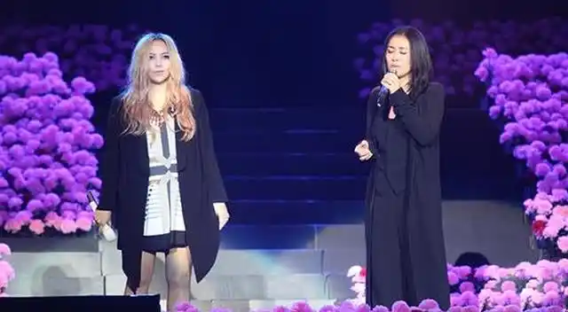 号称从不假唱的韩红,这次假的比萨顶顶还尴尬,一开口就露馅了 - 糗大