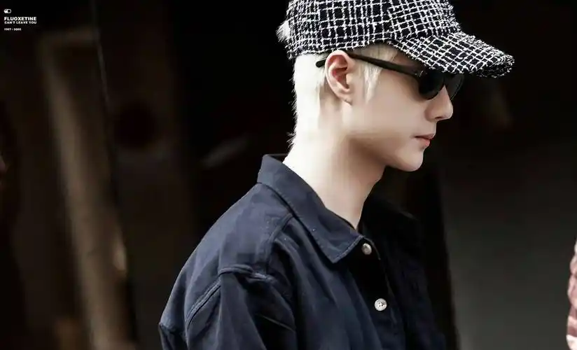 王一博在路透的白金发街拍,梦幻回白牡丹,看来这次要惊艳全巴黎_风格