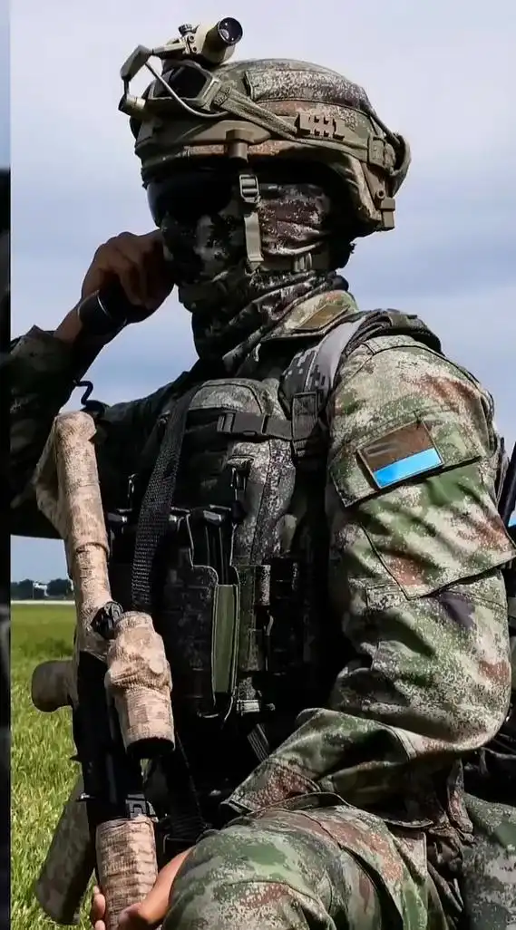 爱国拥军传递正能量 #战术装备 #特种部队 #中国军人 # - 抖音