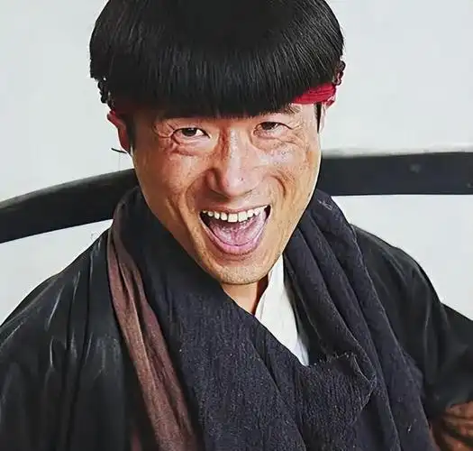 我农村娃意外成喜剧演员跟公司签约出演男一号身体经常透支