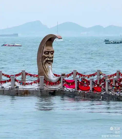 雨中漫步"烟台月亮湾"