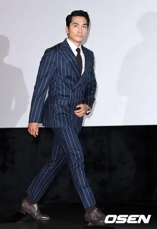 韩片《大将金昌洙》举办发布会 宋承宪赵震雄纷纷亮相【组图】