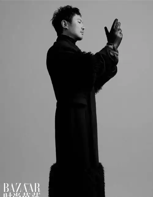 沈腾首登《时尚芭莎》写真大片,张弛有度,帅气十足_同色系_高领_外套