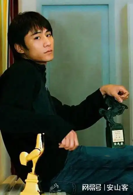 网友:因为一个是刘烨,一个是肖央|胡军|影帝|陈坤|冯绍峰|刘烨(演员)