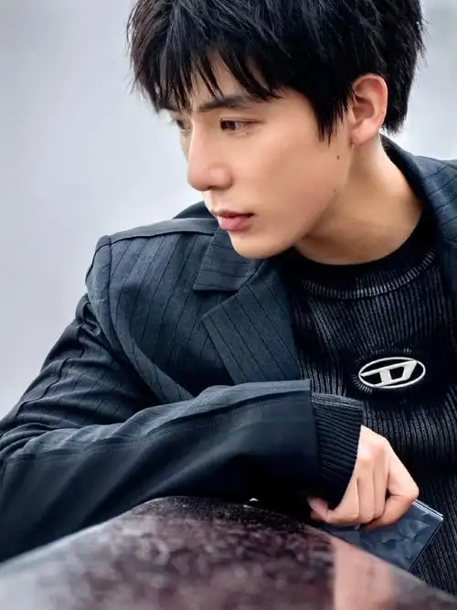 #原来王安宇是这样拍照的##王安宇手机里果然没有废片#