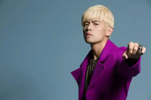 华语乐坛天王周杰伦出道12年,于2012年12月12日推出了个人第12张专辑