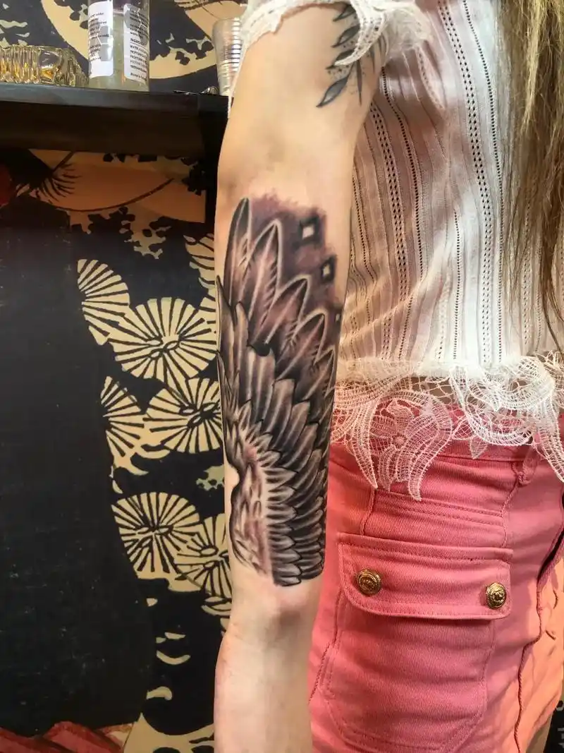 手绘小翅膀#纹身刺青 #纹身师日常 #纹身爱好者 #纹身师  - 抖音