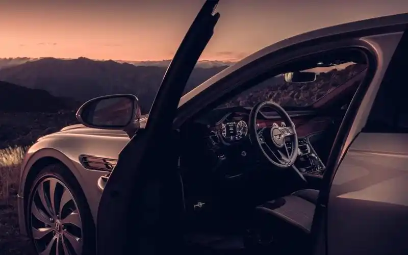 2020款极致奢华威武本特利豪华汽车,高清图片,汽车壁纸-回车桌面