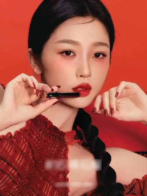 虞书欣甜酷石榴妆##虞书欣姐系裸妆
