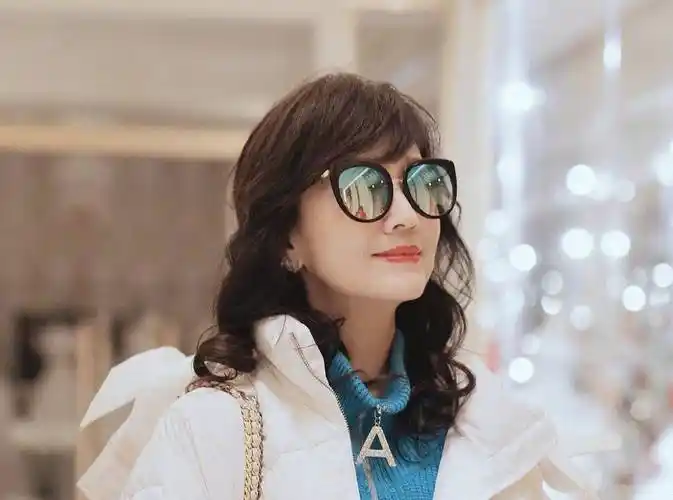 原创赵雅芝发文感谢粉丝65岁还有粉丝接机人气堪比流量仅因外貌