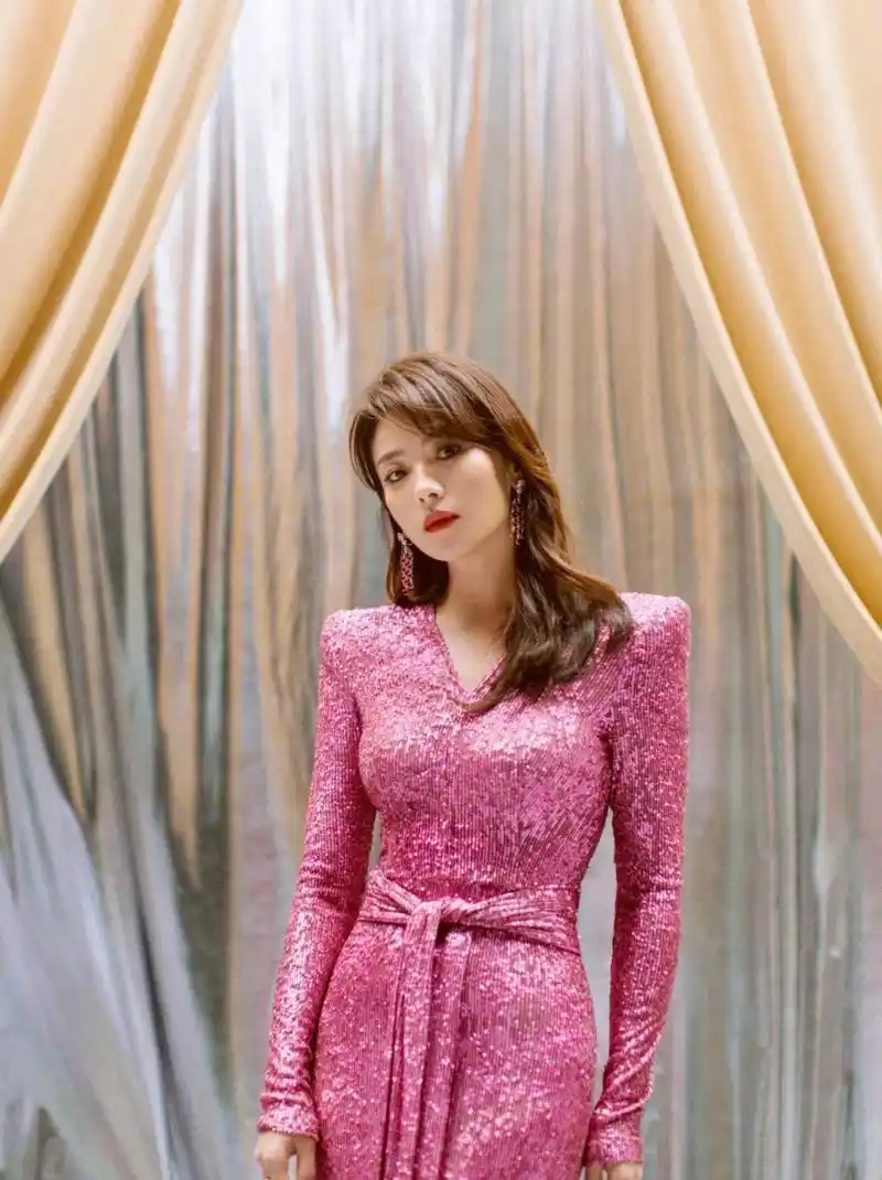 刘涛身材丰满又会穿