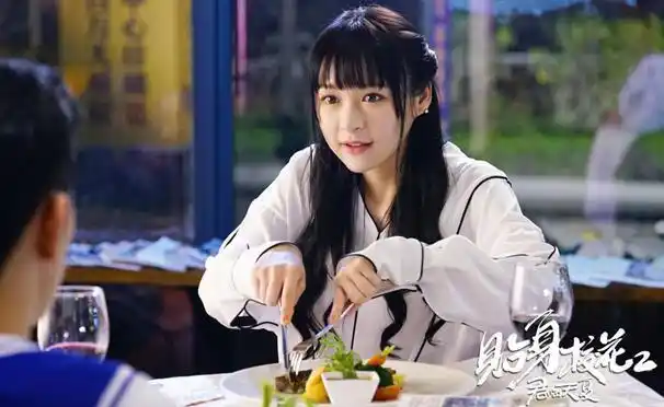 《贴身校花2》snh48-张语格演绎别样冰雪女神