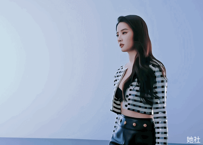 柳岩|穿搭|刘亦菲|欧阳娜娜|最新美照_网易订阅