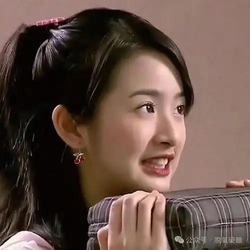 这次,在《恶作剧之吻》里和林依晨演情敌的许玮甯,时隔19年,又再次