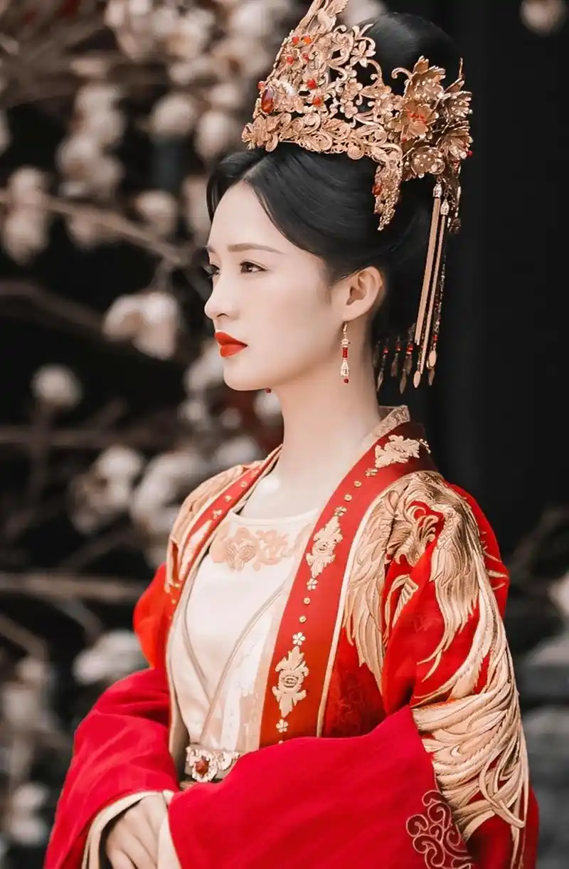 李沁大婚造型[鲜花]