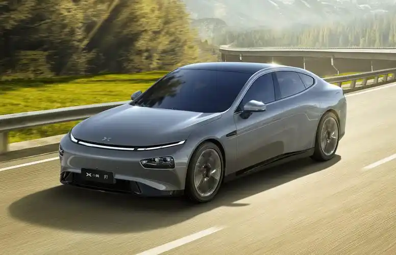 作为小鹏汽车的主力车型,小鹏p7新车在外观颜值以及售价方面还是很