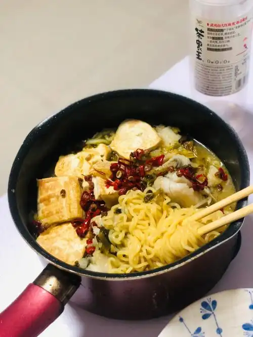 封控第四日酸菜鱼面