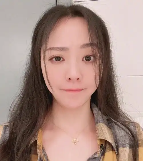 张靓颖晒37岁生日的第一次自拍,直言:还是这么招我喜欢,男友为此凌晨