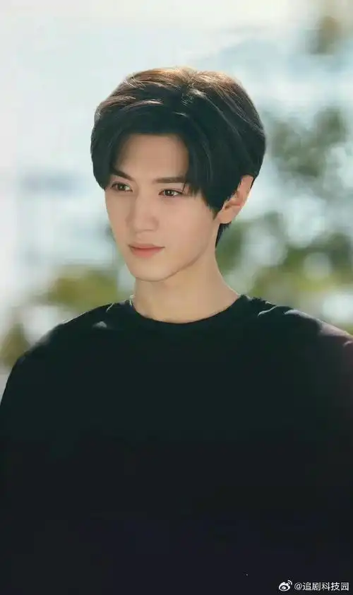 陈哲远文咏珊帅到一起去了##文咏珊陈哲远捂得好严实