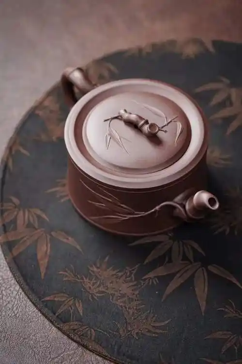 宜兴紫砂陶艺家-翊云居紫砂艺术创始人周丽萍