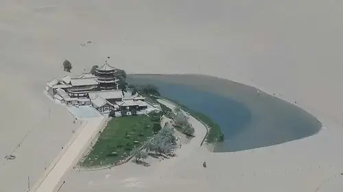 甘肃敦煌月牙泉