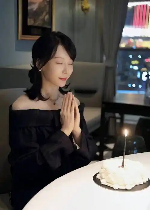 陈数46岁生日谈"断舍离" 随拍照片大气从容 - acfun弹幕视频网 - 认真