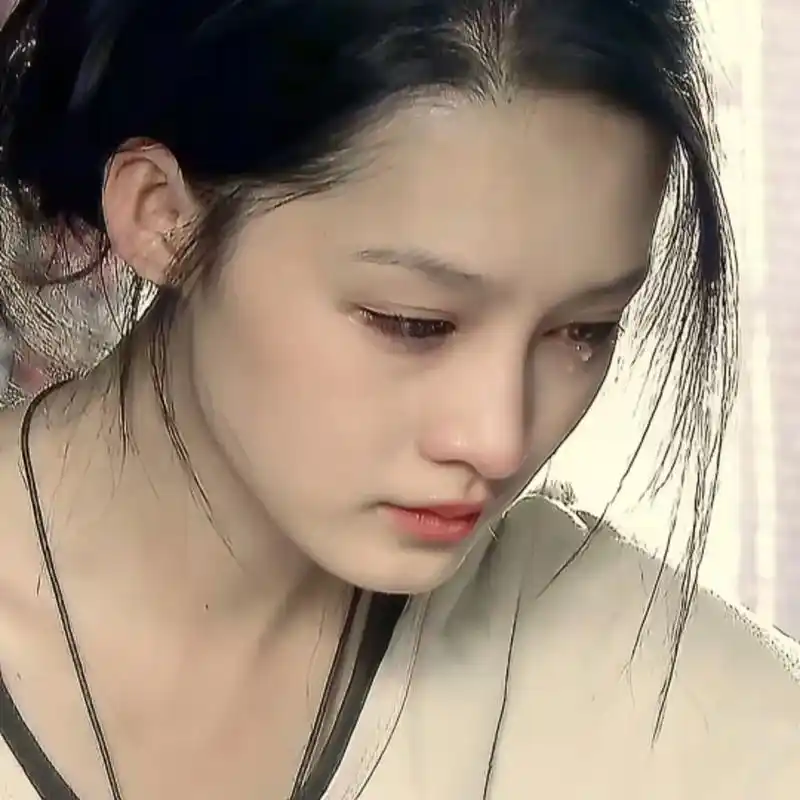 美人垂泪.#冷淡风 #李沁 #李沁追风者 #头像 - 抖音