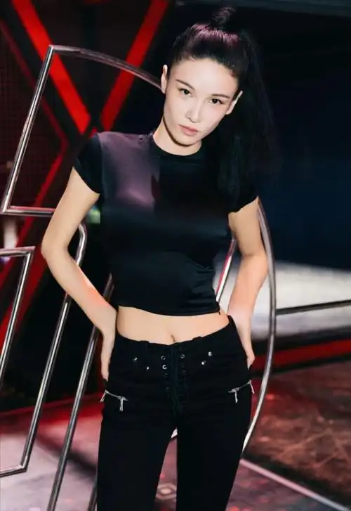 原创张蓝心都快瘦变形了175大长腿堪称圈内第一人这曲线太魔鬼