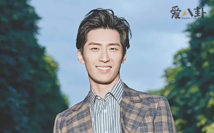 何超莲窦骁疑已同居 2人什么时候在一起的深扒恋情经过