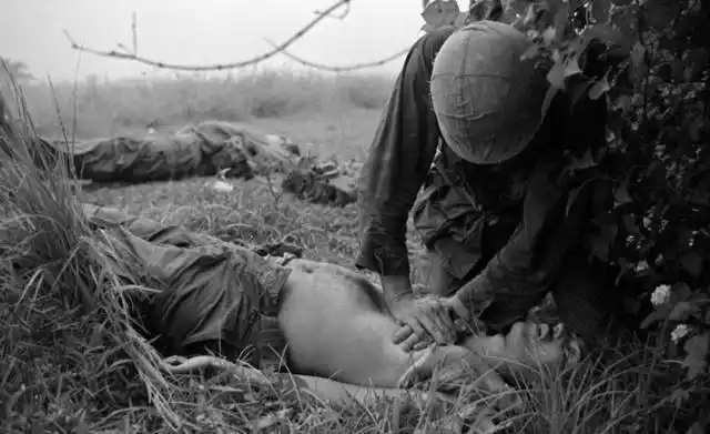 1/6 这几张照片展现了越战的残忍!