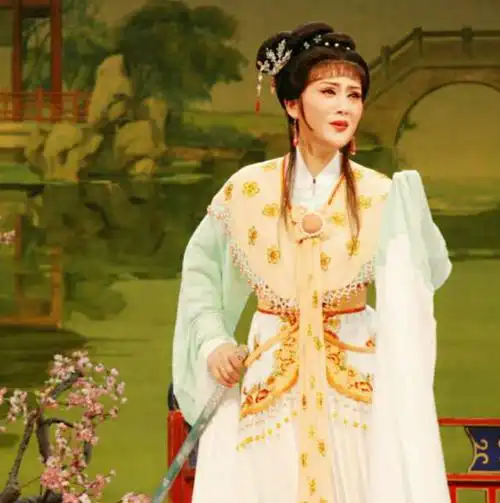 回顾越剧演员单仰萍浙江桐庐的越剧名家丈夫被判刑后她怎样了