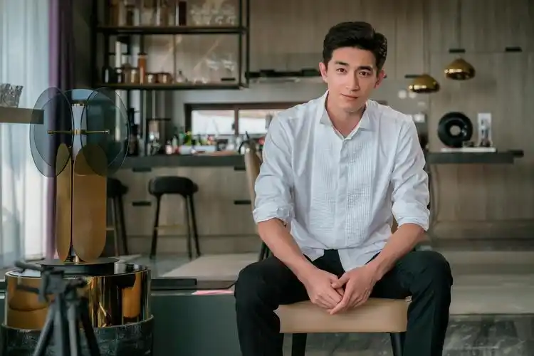 林更新晒2020年度关键词 逗趣标签引网友爆笑