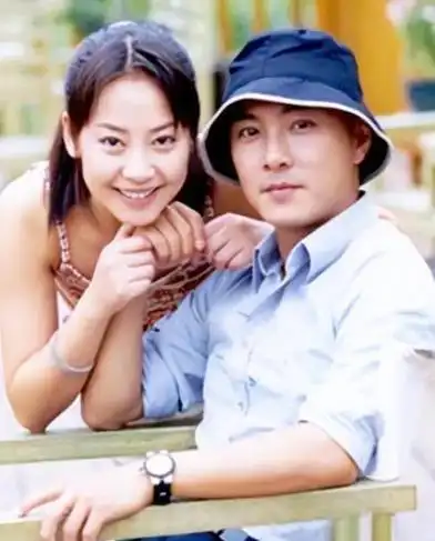 "常州女婿"张卫健:三次和同一个女人结婚,57岁仍旧期盼着孩子