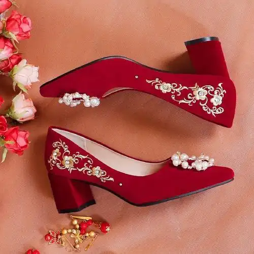 婚鞋女2022新款红色平底新娘鞋粗跟中式秀禾结婚鞋子孕妇敬酒红鞋