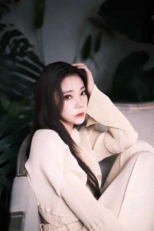 张紫宁午后慵懒风生日写真##张紫宁0309生日快乐