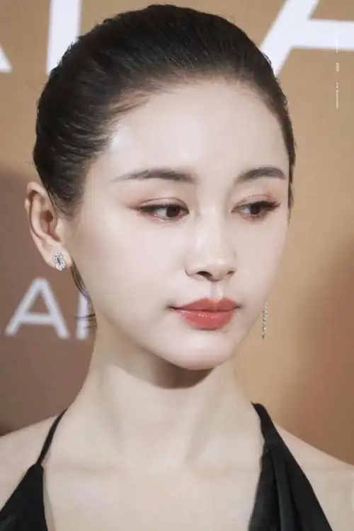 和王子文一样,蒋欣也是《欢乐颂》中的一