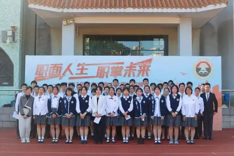 "广雅中学模拟招聘会140家企业到场参加人数创新高_活动_校区_花都