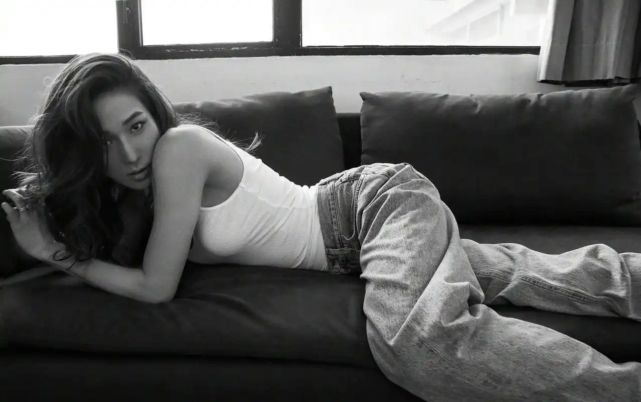 钟嘉欣新剧《儿科医生》开拍,短发造型成熟干练,三位男神做陪衬_手机