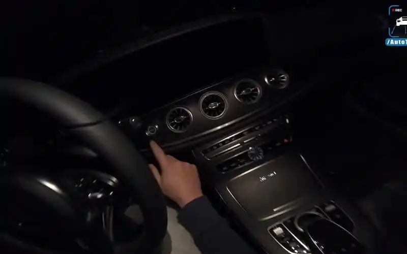 2018年 奔驰 cls 450 4matic edition1 _夜间驾驶