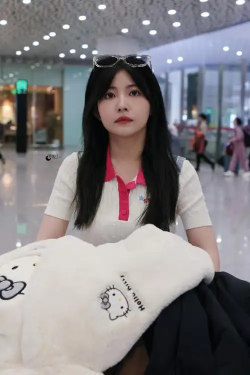 深圳到达说星星漂亮的人,一定没见过你的眼睛@赖美云