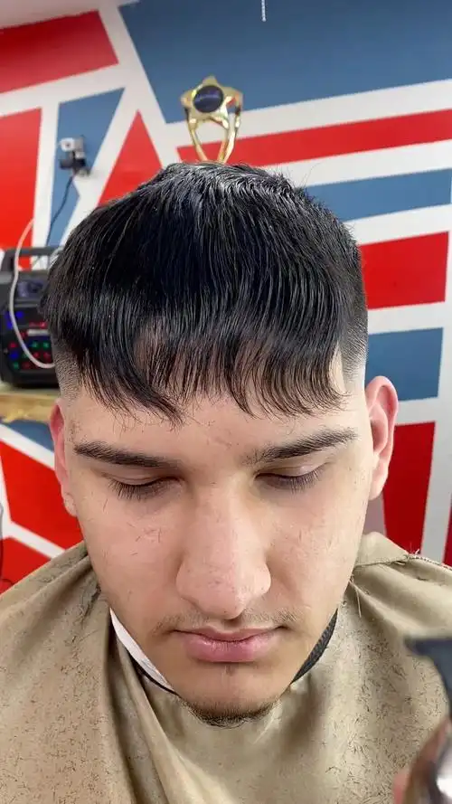 男士齐刘海剪发过程分享