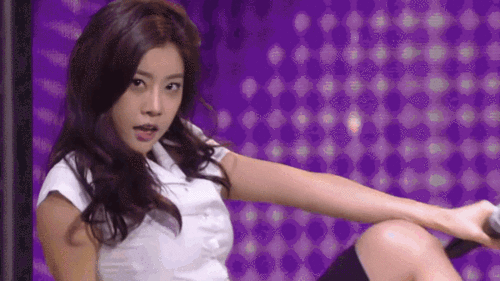 搞笑gif段子:这衣服什么情况,急死了~_美女_老婆_管理