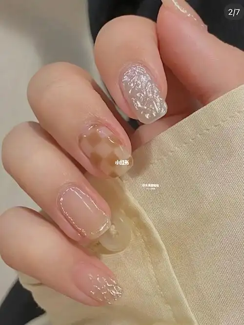 美甲鸳鸯浅色奶茶棋盘格奶呼呼温柔本柔