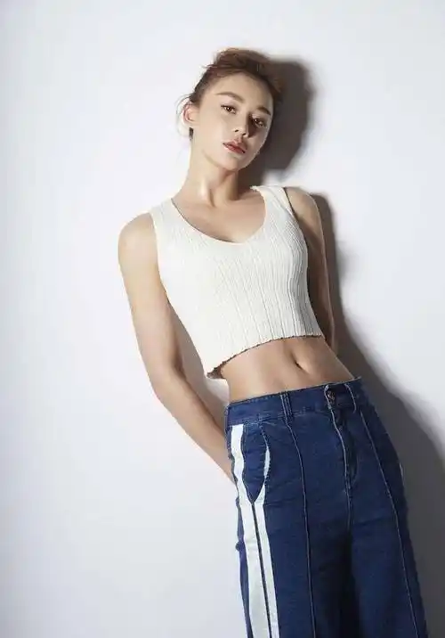 "蚂蚁腰"女明星,刘诗诗第一,杨幂垫底,减肥下来的她竟也上榜_身材