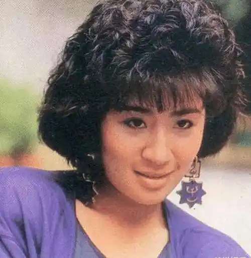 不一样的烟火——吴君如,因扮丑成名的影后,52岁做导演,至今不婚.