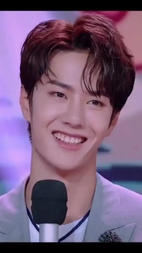 王一博#是真的,笑起来真好看.