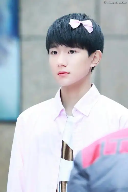 王源我们的少年时代cr:logo