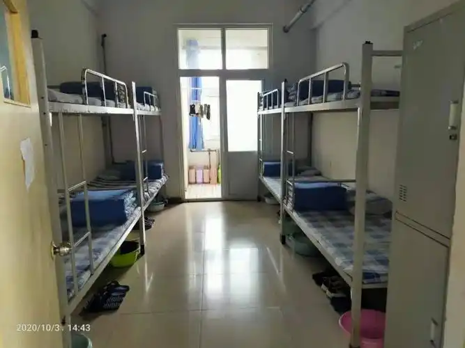 实验中学举行星级宿舍评选活动