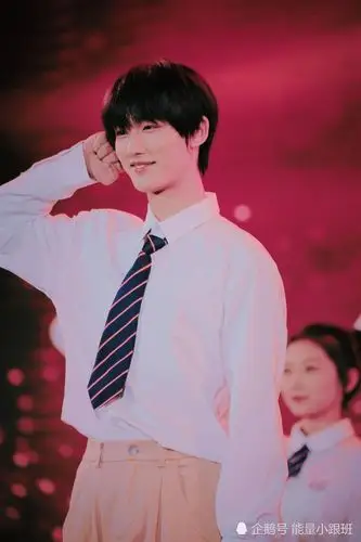 出现在育才成人礼直播的丁程鑫高中生限定小丁也太帅了吧