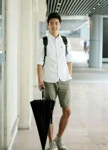 肖战大学时期旧照曝光,青涩可爱,挡不住的帅气!